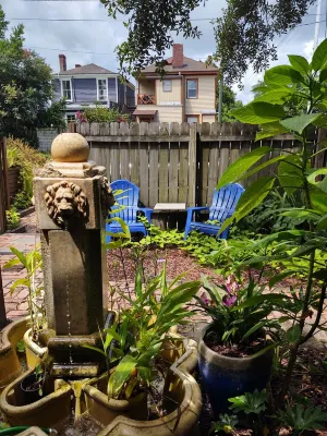 Cornerstone West: Cozy 2Bdrm / 1 Bath Condo in the Starland Area of Savannah Hotels in Midtown Savannah