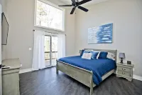 Back 40 ENTRANCE in backyard! 15 minutes to entertainment.