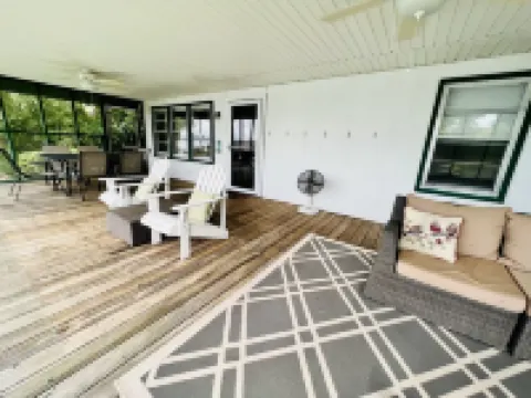 Lake Front Cabin W/ Screened-in Porch and personal dock - Close for Auburn games