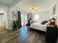 — Bear Bungalow Hot Springs — Fully Remodeled, Convenient Location