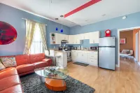 1880 Victorian In Heart Of Downtown...charming And Cozy