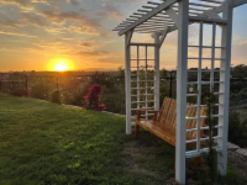Resort-style Home with stunning views, pool, hot tub, putting green