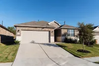 Charming 4-bedroom house in fabulous Austin. Minutes from Downtown, Domain, & UT Hotel in zona Dollar General