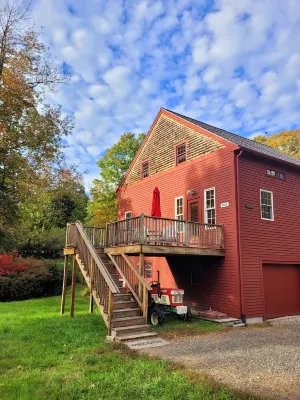 Rustic Rose Cottage of Historic West Lebanon