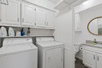 || McKinney Manor || Cottage in Historic Downtown McKinney