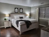 WOW!  Walk in with indoor pool and hot tub in the heart of Branson! - สระว่ายน้ำส่วนตัว