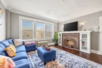 Classy Apt/Comfy Beds/25mins to ORD>MDW>DT>HOSP - 3-Star
