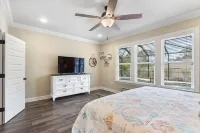 Salt water pool! AC & Heated game room! 3 Min to beach!2 King rooms