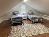 WALK TO VILLAGE LOCATION, NEW POOL, FAMILY COMPOUND!