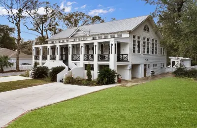 Hair of the Dogs - Renowned Remedy - Redesigned School - Old BSL few blocks