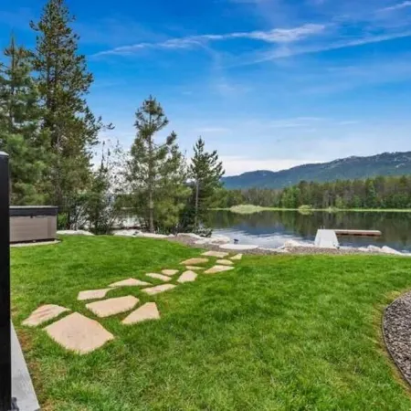 !!BRAND NEW LISTING!! Stunning Cabin w/Private Dock, 5 Beds w/ 5.5 Bath, Hot Tub