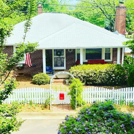 Downtown Greer Cottage ⭐️ Walk to downtown!