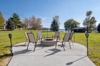 Newer Cottage on all sports lake, pontoon boat available