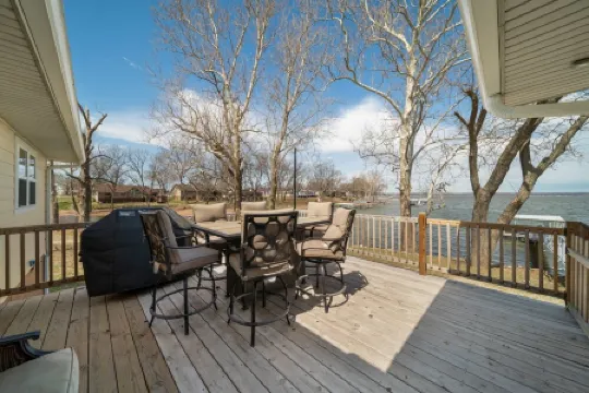 Grand Lake Waterfront home 5 minutes to the boat launch!