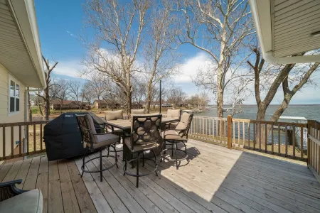 Grand Lake Waterfront home 5 minutes to the boat launch!