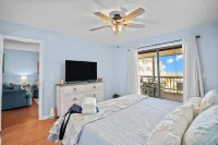 Bella Breeze - A 2bdrm /2 bath Condo Sleeps 6 With Ocean Views Linens Included!