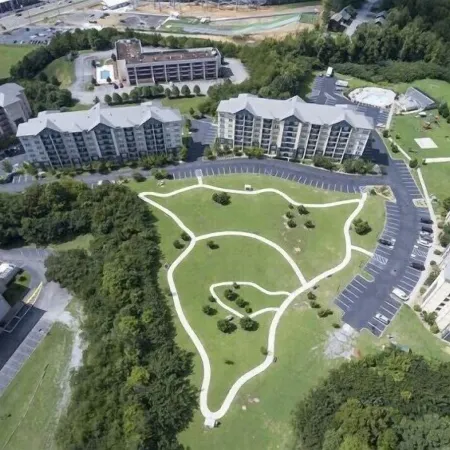 Mountain View 2 bedroom with a pool !!!