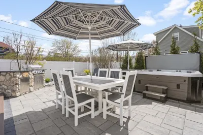 Downtown Luxury Villa on the Plymouth Waterfront Hotels near Mayflower II