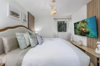 Oceanfront Cottage / Stunning Views / Contemporary