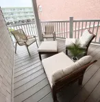 Ocean Beach House - Block of the beach!  Sleeps 10