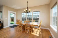 Three Suites Lodge, Full Private Bathrooms!