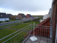 Apartment SEERÄUBER in a quiet location, balcony, only 300m to the green beach
