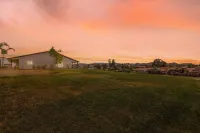 Dove Creek Retreat - Resort Style Home, Saltwater Pool/Jacuzzi, Highspeed Wi-Fi