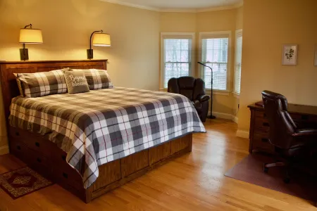 Location, Location, Location Отели в г. Конкорд