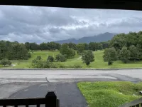 Sensational Sunrise Views overlooking golf course w/ incredible mountain views! Hotels in Townsend