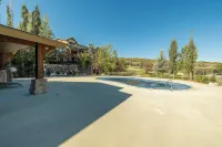 Parks Edge Ski Oasis - 10 minutes to town with gym, hot tub, and pool - 游泳池