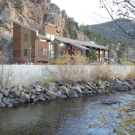 Downtown Loft with Balcony, across from river confluence, walk to restaurants
