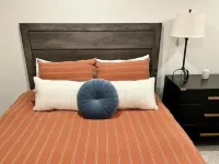 Beautiful Ballard Basement 발라드 호텔