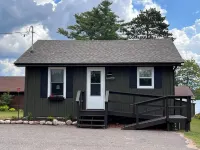 On the Eagle River Chain, Pier Slip, Kayaks, Wi-fi, AC, On Snowmobile Trail