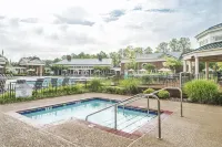 Great 4BDR/4BA combined unit sleeps 12 in Williamsburg, VA