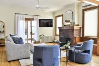 2 Minute walk to all the attractions Hotels in Arnolds Park