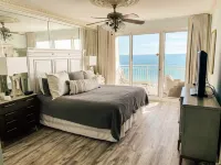 Beach Haven •Amazing View•Lagoon Pool •Luxury Condo