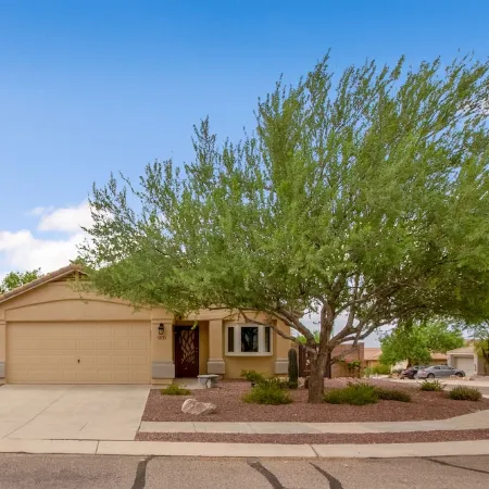 Gorgeous Vacation Home - Trails, Golf & Dining