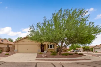 Gorgeous Vacation Home - Trails, Golf & Dining