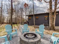 3-Br Luxury Home with Hot Tub & Arcade Games トレーシー・シティのホテル