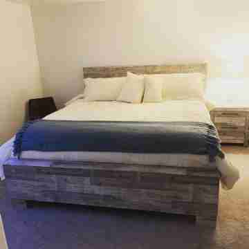 Cute Bungalow w/ garage Downtown Redmond - 4 guests Rooms