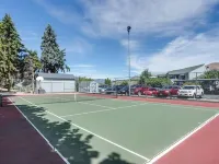 Lake Chelan Waterfront Resort Home- Pool, Boat -STR-0290 Hotels in Chelan