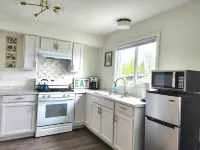 Denali Luxe Studio by airports, lakes, hiking, skiing. Newly remodeled.
