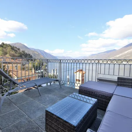 LISZT TOWER by KlabHouse-3BR Lakefront w/Terrace & AC