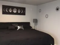 Spacious 2 bedroom unit in the heart of Seattle 레니에 스퀘어 플라자 주변 호텔
