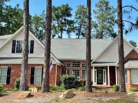 Book Golf with us! Luxury Emerson Cottage at Pinehurst No. 6 with Pool Table Hotels in Pinehurst