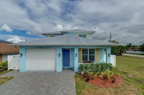 WINTER 2025 DATES OPEN - Spacious Private Pool Home - WALK TO BEACH & MERCATO