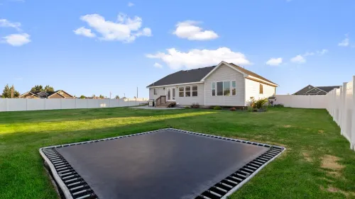 Spacious Home with swim spa and games  sleeps 27