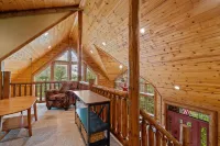 River Woods Retreat:10min to River, L2 EV, Hikes, 2 Fireplaces, Hottub, SP 10mi