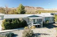 Death Valley Gateway Hotel dekat Angel's Ladies