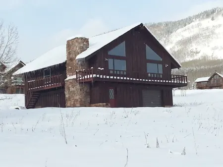 Grandpa's Cabin welcomes the whole crew, sleeps 12!